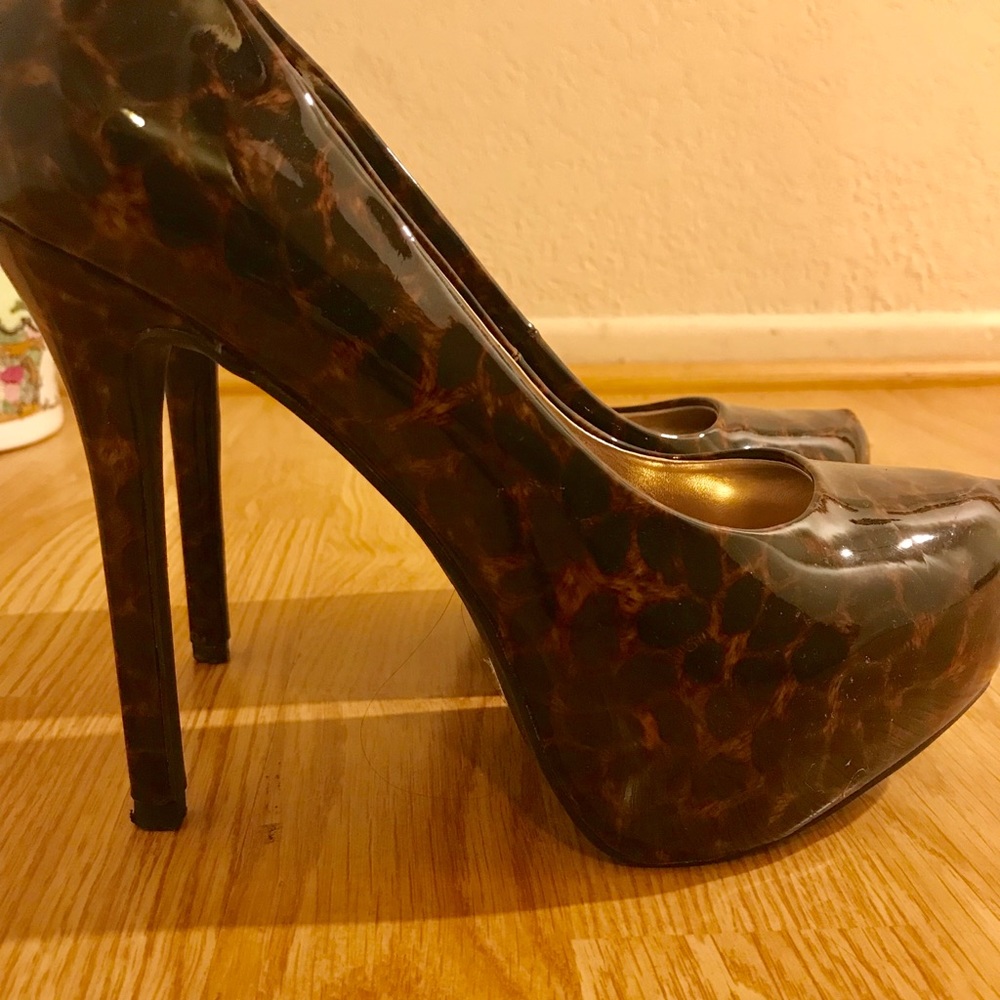 Steve Madden leopard heels